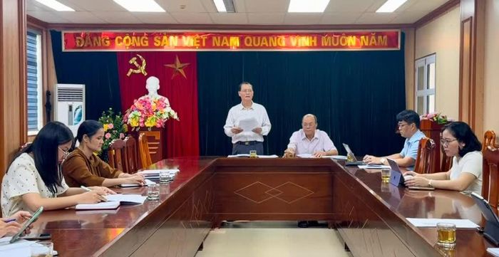 Các đại biểu tham dự cuộc họp.