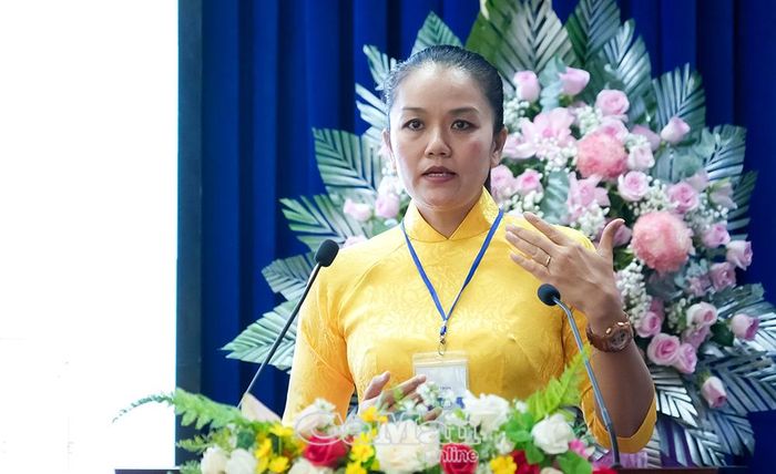  Bà Ngô Huỳnh Trang, Giám đốc Công ty TNHH Du lịch sinh thái Cà Mau (Cà Mau Eco), chia sẻ kinh nghiệm chuyển đổi từ quản lý theo kinh nghiệm sang vận hành bằng dữ liệu.