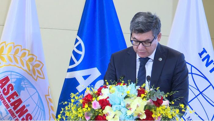 Ông Issenov Amangeldy - Ủy viên, Cơ quan KTNN Kazakhstan