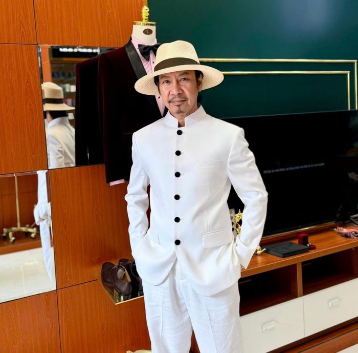Nam danh hài vẫn gắn bó bền chặt với nghề diễn.