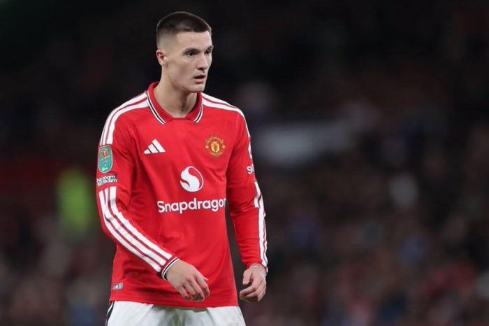 Chấn thương của Benjamin Sesko khiến hàng công Manchester United thêm khó khăn