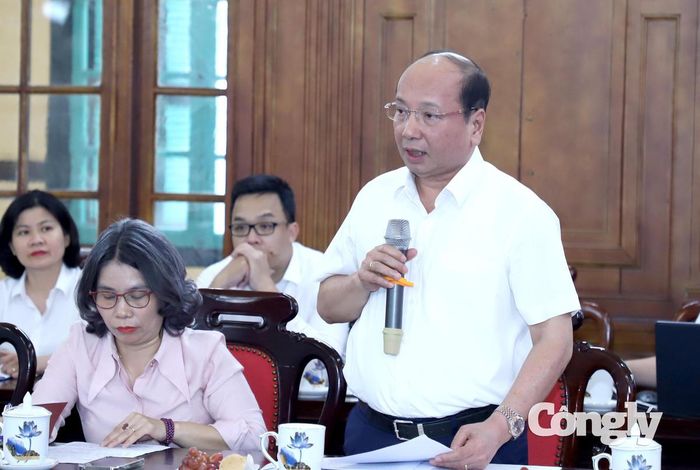 Đồng chí Đào Sỹ Hùng, Phó Chánh án TAND TP Hà Nội phát biểu.