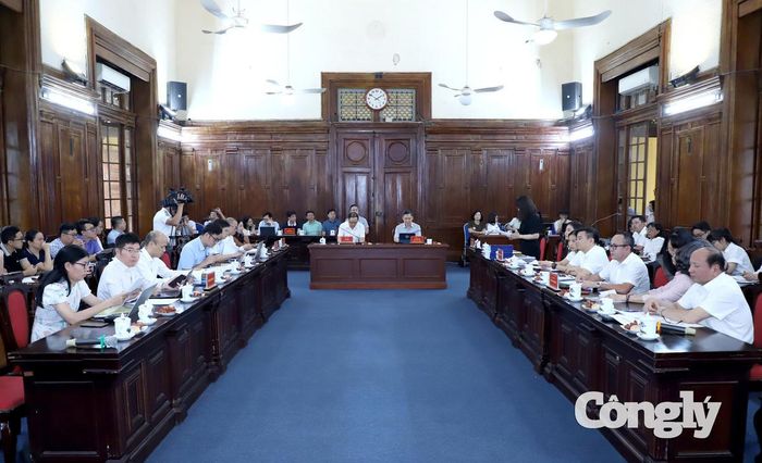 Toàn cảnh buổi làm việc.
