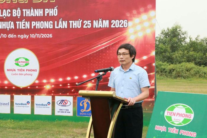 Ông Trần Nhật Ninh- Phó Tổng Giám đốc kỹ thuật Công ty CP nhựa Thiếu niên Tiền Phong, đại diện Nhà tài trợ chính phát biểu tại Lễ khai mạc. 