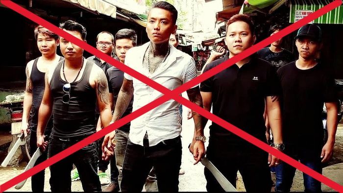 Hình ảnh đầy tính bạo lực được cắt ra từ video "Ơn nghĩa giang hồ" do nhóm Cọp đen sản xuất