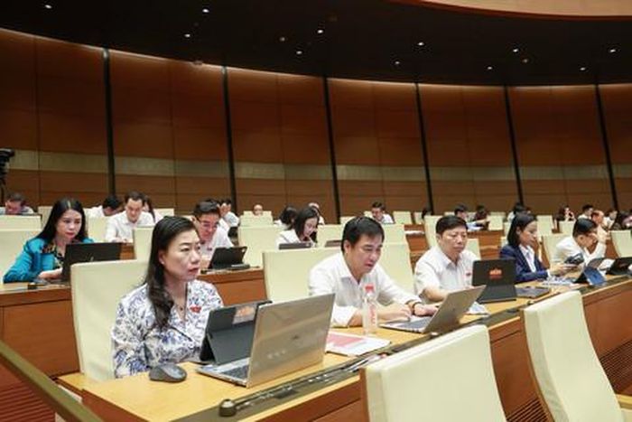 Đoàn ĐBQH TP Hồ Chí Minh tại hội trường sáng 29/10