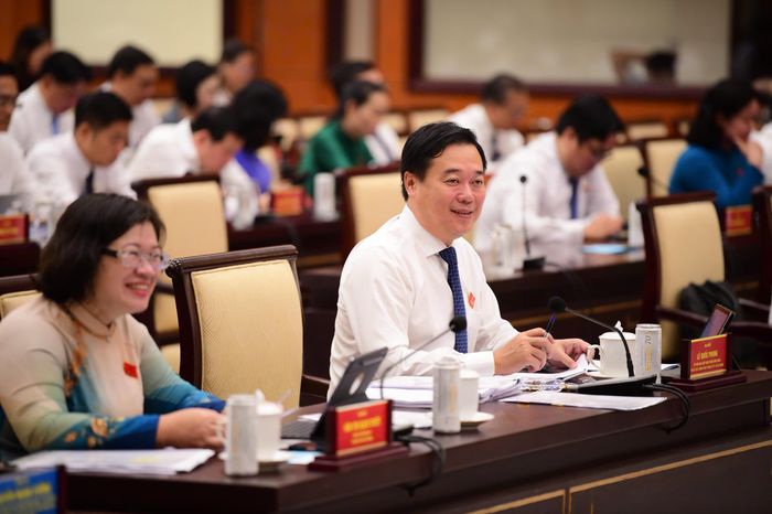 Lãnh đạo TPHCM tham dự kỳ họp