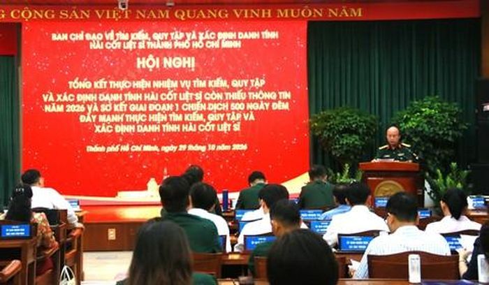 Đại tá Nguyễn Đình Chuẩn - Phó Chính ủy Bộ tư lệnh TP thông tin tại hội nghị