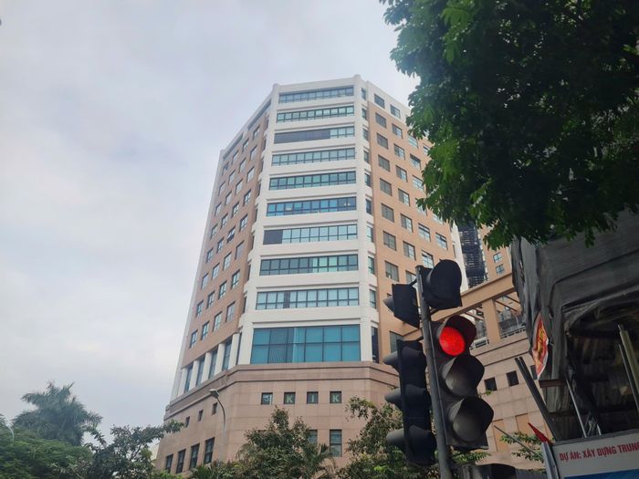 Tháp Hà Nội nhìn từ phía sau