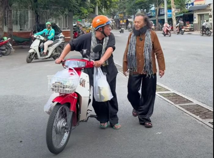 Ở tuổi U60, diễn viên Lê Quang đã rời xa màn ảnh nhiều năm, sống kín tiếng bên vợ con tại TP.HCM.