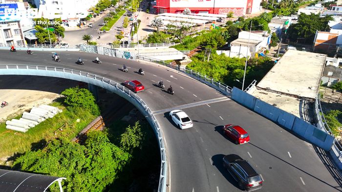 Nhánh N4 (nhánh Bắc) nối với dự án đường vành đai 2, đoạn từ nút giao đến đường Nguyễn Xiển, dài hơn 4 km, đến nay chưa triển khai do vướng mặt bằng. Dự án có 243 thửa đất bị ảnh hưởng, đã bàn giao mặt bằng được 114 trường hợp.
