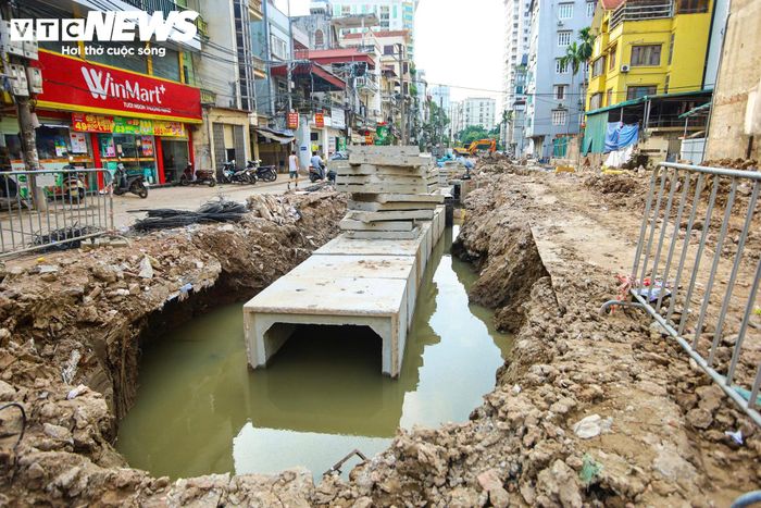 Các hạng mục hạ tầng kỹ thuật đang từng bước được triển khai trước khi hoàn thiện mặt đường và những công trình phụ trợ.