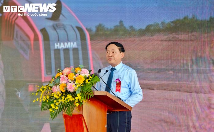 Ông Phạm Anh Tuấn, Chủ tịch UBND tỉnh Gia Lai phát biểu tri ân tại buổi lễ khánh thành Dự án đường cất hạ cánh số 2, Cảng hàng không Phù Cát.