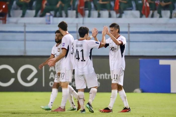 Các cầu thủ FC Seoul ăn mừng bàn thắng. Ảnh: VFF