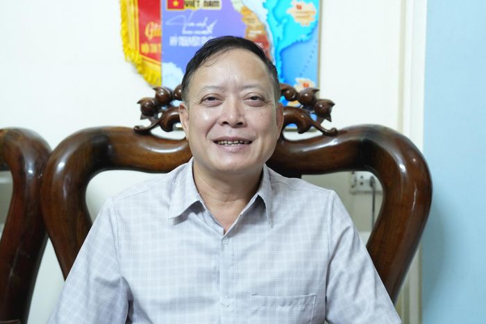 Ông Nguyễn Thanh Nhàn, Bí thư Chi bộ thôn Phúc Yên, xã Yên Bài trao đổi với phóng viên. Ảnh: Thanh Xuân