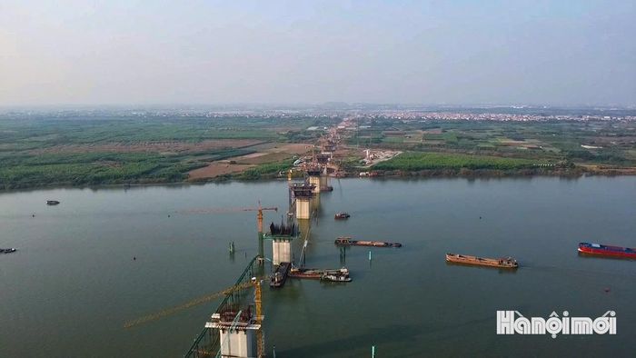 Đồng thời liên kết với mạng lưới đường cao tốc và các tuyến giao thông đối ngoại.