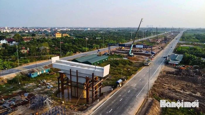 Theo kế hoạch, các nhà thầu tiếp tục thi công cọc khoan nhồi, bệ trụ, thân trụ, xà mũ; đúc và lao lắp dầm cầu.