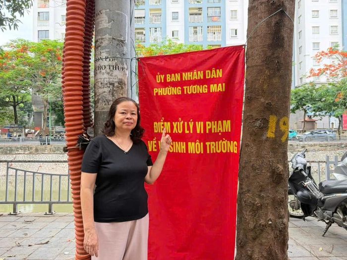 Tổ trưởng Tổ dân phố số 8 Nguyễn Thị Huyền Linh. Ảnh: PV