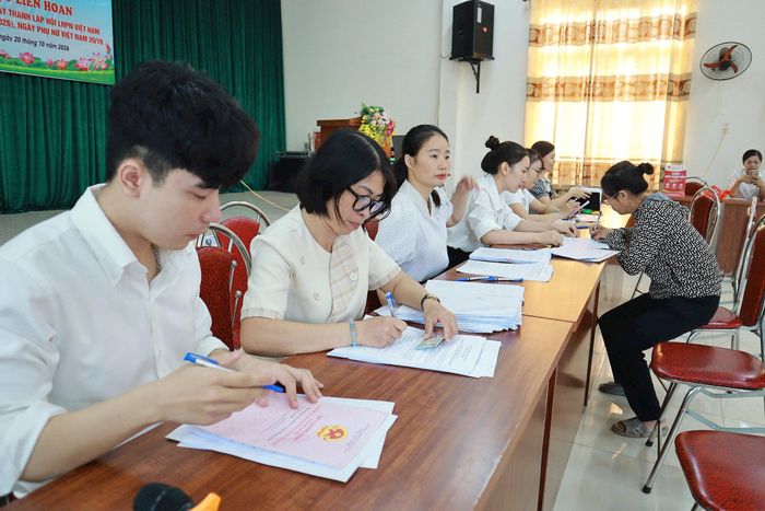 Sự đồng thuận của người dân, cùng cách tổ chức chi trả công khai, thuận tiện, đang tạo điều kiện để công tác giải phóng mặt bằng được triển khai nhanh chóng. Ảnh: Nguyễn Mai