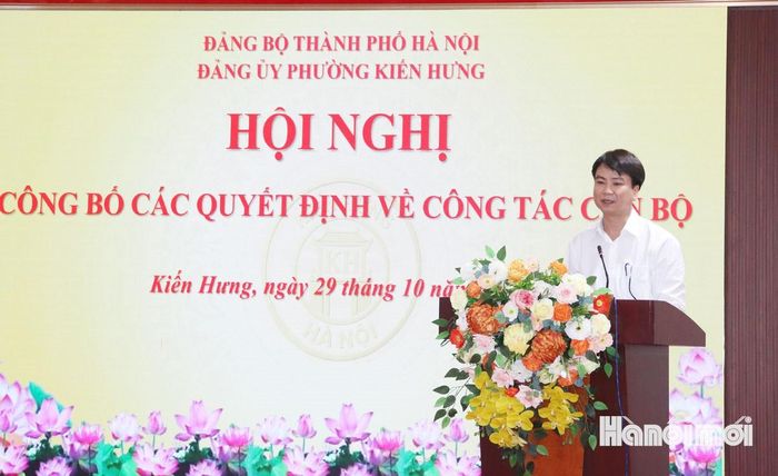 Bí thư Đảng ủy, Chủ tịch HĐND phường Kiến Hưng Nguyễn Tiến Quyết phát biểu. Ảnh: Tuấn Điệp