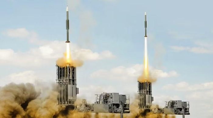 Thỏa thuận này quy định việc cung cấp bệ phóng, tên lửa, trạm radar, sở chỉ huy, cũng như hậu cần và đào tạo chuyên gia kỹ thuật cũng như vận hành.