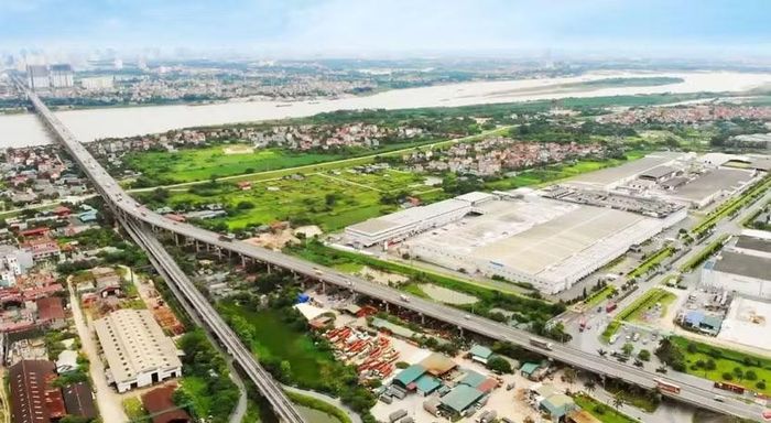 Khu công nghiệp Thăng Long (còn gọi là KCN Bắc Thăng Long) là một trong những khu công nghiệp tiên phong và lớn nhất tại Hà Nội