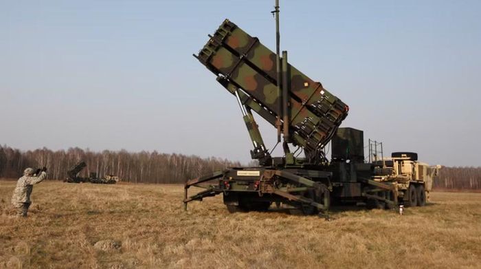 Theo ước tính do ông Zelensky đưa ra, Ukraine cần khoảng 350 tên lửa Patriot mỗi tháng, tương đương 1.050 quả trong 90 ngày. Như vậy, số đạn được tiếp nhận trong giai đoạn này chỉ bằng khoảng 2,3% nhu cầu mà Kiev đề cập.