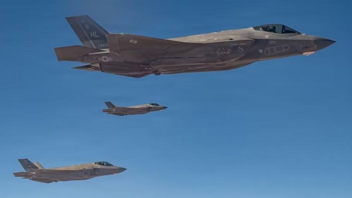 Trong khi đó, đối tượng tấn công của F-35 trong thực tế bao gồm cả những phòng thí nghiệm điều chế ma túy. Việc sử dụng một chiếc phi cơ đắt tiền như vậy cho mục đích trên là hết sức khó hiểu.