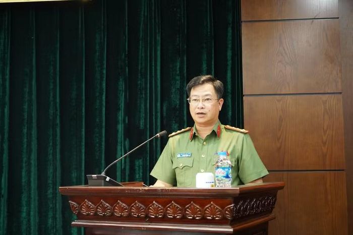 Đại tá Nguyễn Anh Tuấn, Trưởng phòng Tham mưu CATP Hà Nội thông báo nhanh kết luận của Bộ trưởng Bộ Công an tại Hội nghị giao ban tháng 10/2026 và báo cáo tóm tắt kết quả công tác của các đơn vị trong CATP
