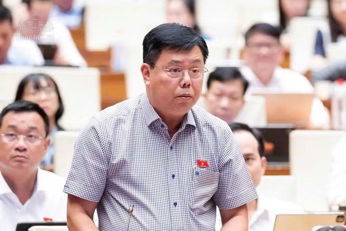 Bộ trưởng Bộ Nội vụ Nguyễn Tiến Hải trả lời ý kiến các ĐBQH