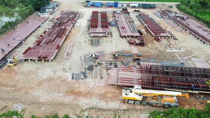 Bãi đóng tàu ven sông Đáy, thuộc xã Nghĩa Sơn, tỉnh Ninh Bình. Ảnh: Duy Hưng.