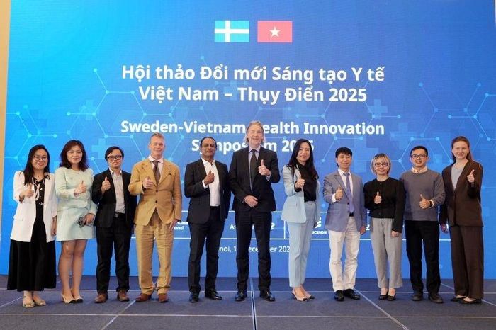 Hội thảo Đổi mới Sáng tạo Y tế Việt Nam - Thụy Điển 2025, diễn ra tại Hà Nội ngày 11/12/2025, nhằm thúc đẩy hợp tác, chia sẻ kinh nghiệm và ứng dụng công nghệ trong chăm sóc sức khỏe. Ảnh: Đại sứ quán Thụy Điển tại Việt Nam.