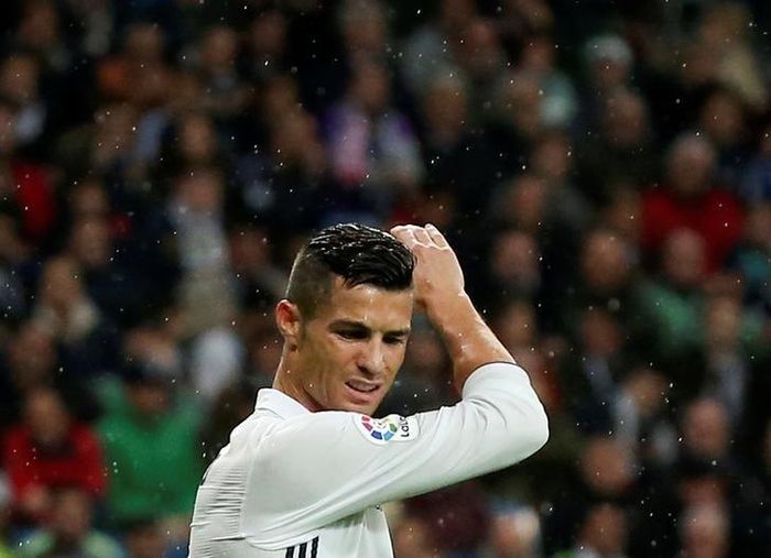  Ronaldo không hài lòng với nhóm cố vấn. Ảnh: Reuters. 