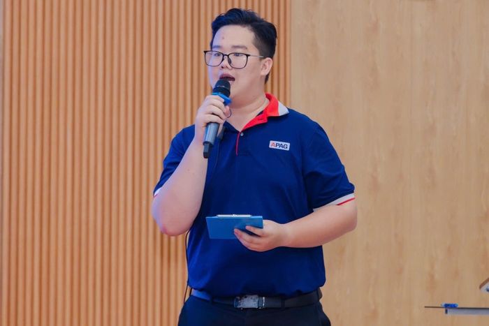Sinh viên Tấn Lộc thường theo dõi giá xăng dầu hoặc vấn đề xã hội nổi cộm. Ảnh: Nhân vật cung cấp.