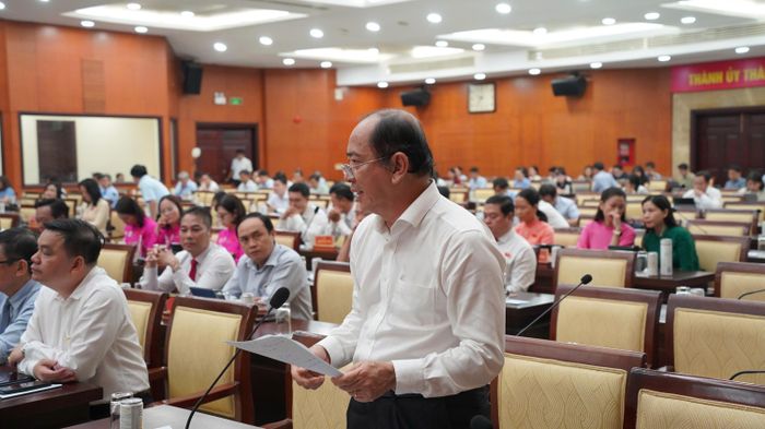  PGS.TS Tăng Chí Thượng, Giám đốc Sở Y tế TP.HCM, phát biểu tại kỳ họp thứ 6, HĐND TP.HCM khóa XI, nhiệm kỳ 2026-2031 diễn ra ngày 30/10. Ảnh: Thảo Liên.