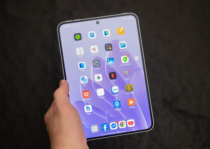 Tablet cỡ nhỏ, diện tích sử dụng lớn nhưng vẫn di động.