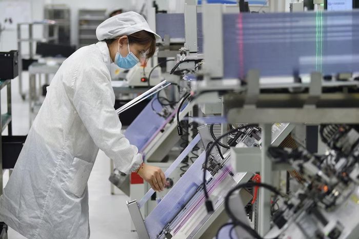 Dây chuyền sản xuất của một công ty sản xuất chip bán dẫn tại Suqian, tỉnh Giang Tô (Trung Quốc) năm 2023. Ảnh: Reuters.