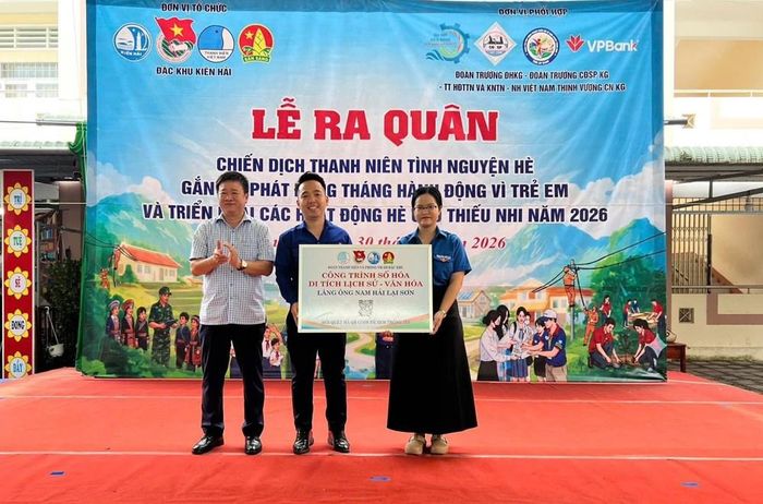 Mã QR giúp người dân và du khách thuận tiện tiếp cận thông tin về di tích Lăng Ông Nam Hải