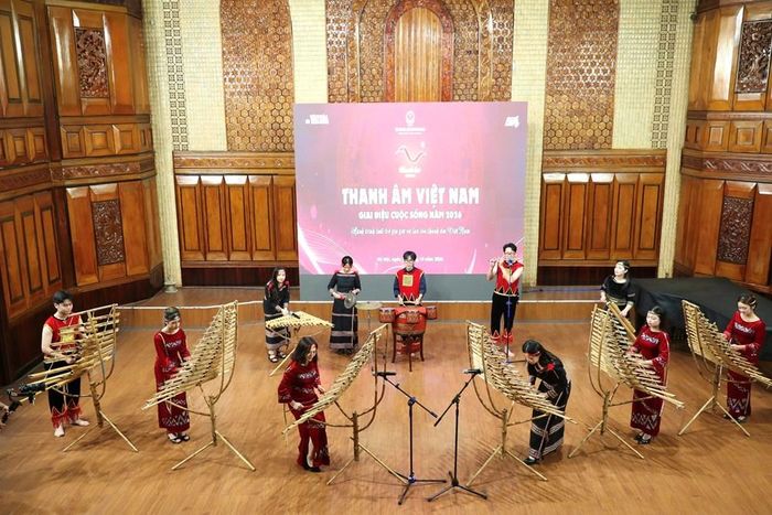 Tiết mục Hòa tấu “Suối đàn T’Rưng” tại Lễ phát động