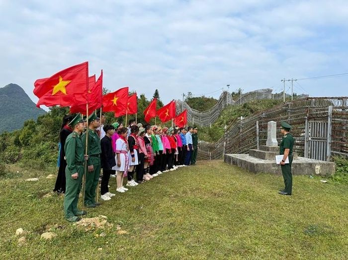 Tổ chức Phong trào "Toàn dân xây dựng nền quốc phòng vững mạnh, hiện đại" trên cả nước