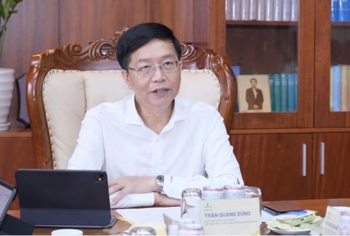 Đồng chí Trần Quang Dũng, Phó Bí thư Thường trực Đảng ủy Tập đoàn chủ trì Hội nghị sơ kết đánh giá hơn 100 ngày triển khai chuyển đổi số trong công tác xây dựng Đảng. (ẢNH: MAI HUYÊN-MINH KHUYÊN)