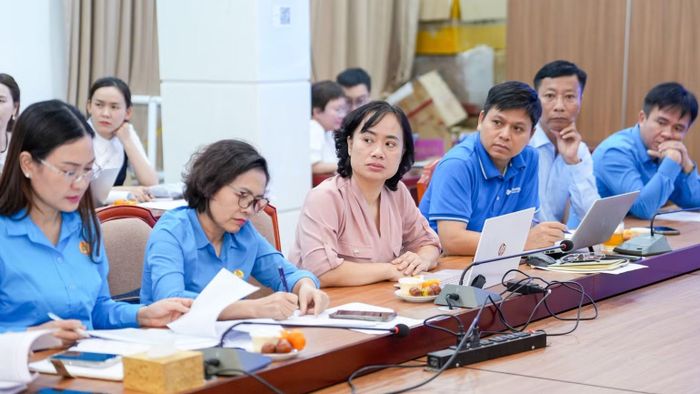 Cán bộ công đoàn các cấp dự hội thảo. (Ảnh: HỮU CHÁNH)