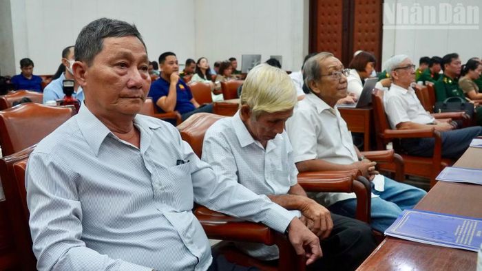 Các nhân chứng lịch sử dự hội nghị.
