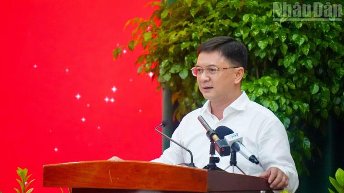 Ông Nguyễn Mạnh Cường, Ủy viên dự khuyết Trung ương Đảng, Phó Chủ tịch Ủy ban nhân dân Thành phố Hồ Chí Minh, Trưởng Ban Chỉ đạo 515 Thành phố phát biểu.