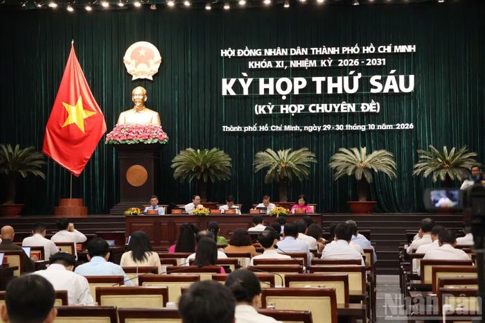 Kỳ họp đã thông qua Nghị quyết quy định việc đặt tên, đổi tên đường, công trình công cộng thuộc phạm vi quản lý của thành phố. (Ảnh: VƯƠNG LÊ)