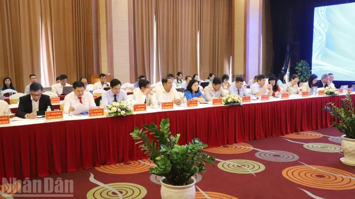 Các đại biểu dự hội nghị. (Ảnh: CÔNG LÝ)