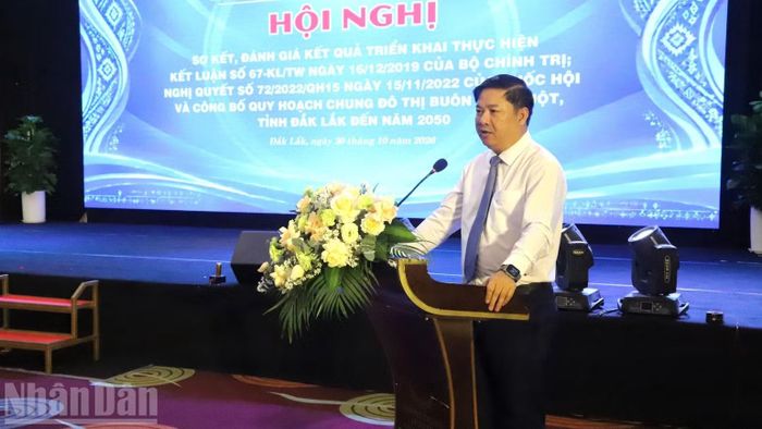 Bí thư Tỉnh ủy Đắk Lắk Lương Nguyễn Minh Triết phát biểu tại hội nghị. (Ảnh: CÔNG LÝ)