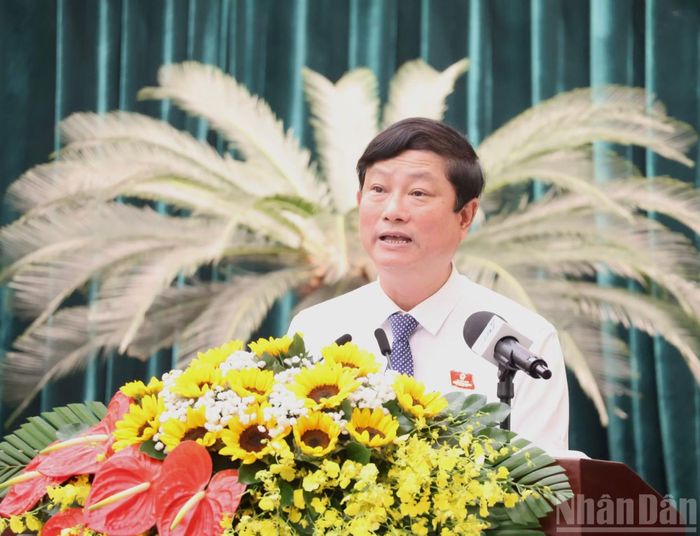 Ủy viên Trung ương Đảng, Chủ tịch Hội đồng nhân dân thành phố Võ Văn Minh phát biểu bế mạc kỳ họp. (Ảnh: VƯƠNG LÊ)