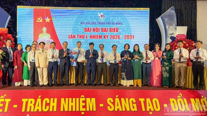 Ban Chấp hành Hội Nhà báo thành phố Đà Nẵng nhiệm kỳ 2026-2031 ra mắt tại Đại hội. (Ảnh: AN VINH)