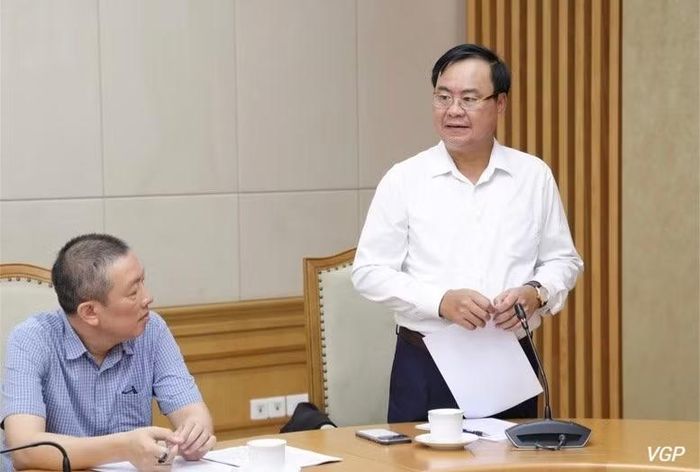 Thứ trưởng Nông nghiệp và Môi trường Võ Văn Hưng báo cáo tại cuộc họp. (Ảnh: chinhphu.vn/Gia Huy)
